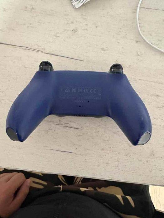 Maneeta de ps 5 noua