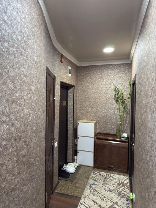 Квартира 1/4/4
Юнусабадский район 
Не доезжая Сампи