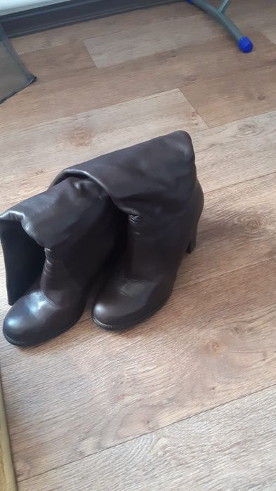 продам зимние сапоги европейка, в идеальном состоянии.
подошва цельная