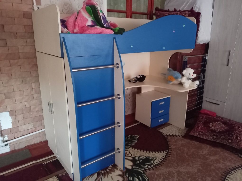 Детский кровать парта