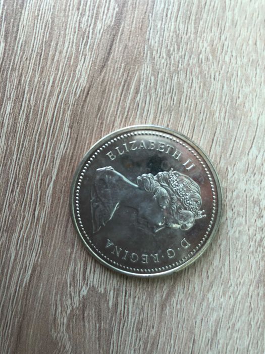 Продавам канадски долар от 1975г.