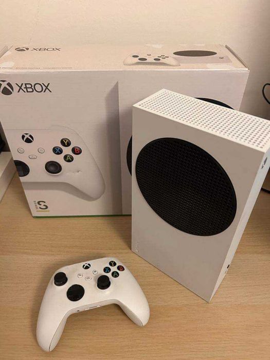 Продавам XBOX Series S 512GB