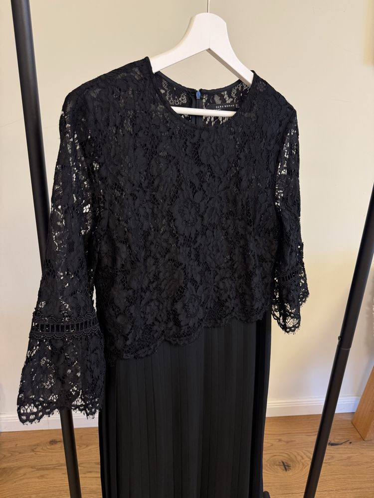 ZARA рокля дантела и плисе