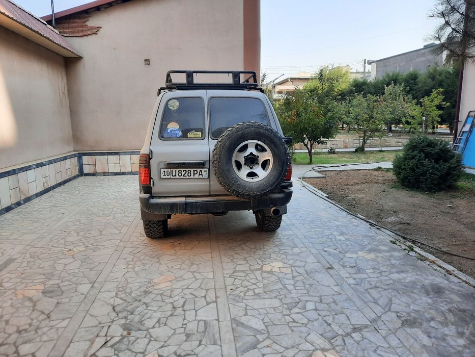 Tayotta land cruiser