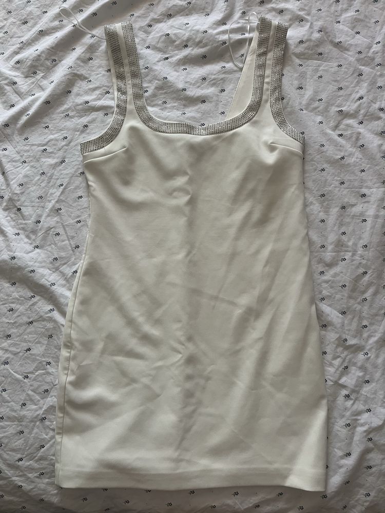 Бяла рокла на Zara