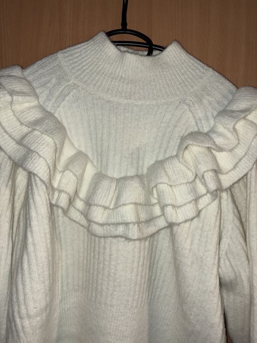 Топъл бял пуловер Minus Л размер