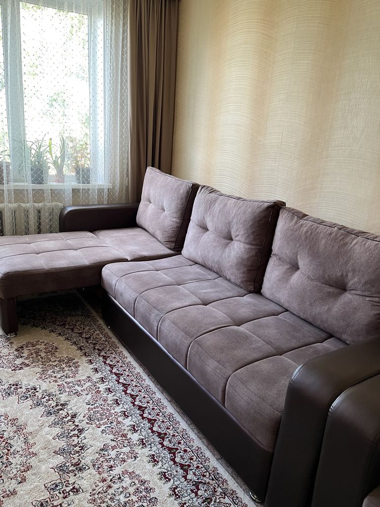 Продаю мягкий уголок (диван+кресло)