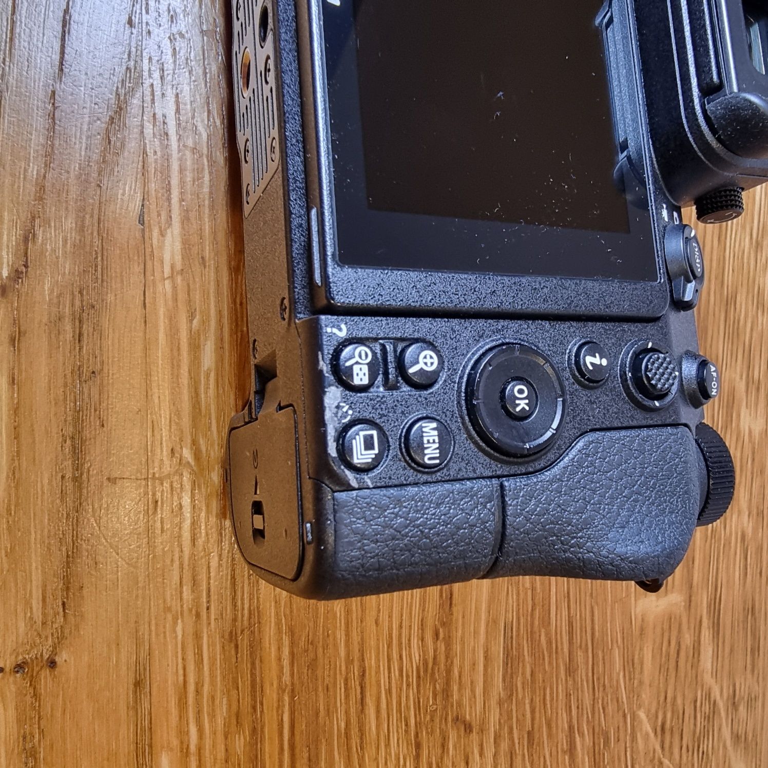 Camera foto mirrorless Nikon Z6 sub 7000 de cadre