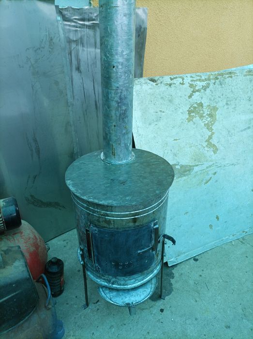 Soba de fontă de vânzare la 700 de lei sau de tabla zincata