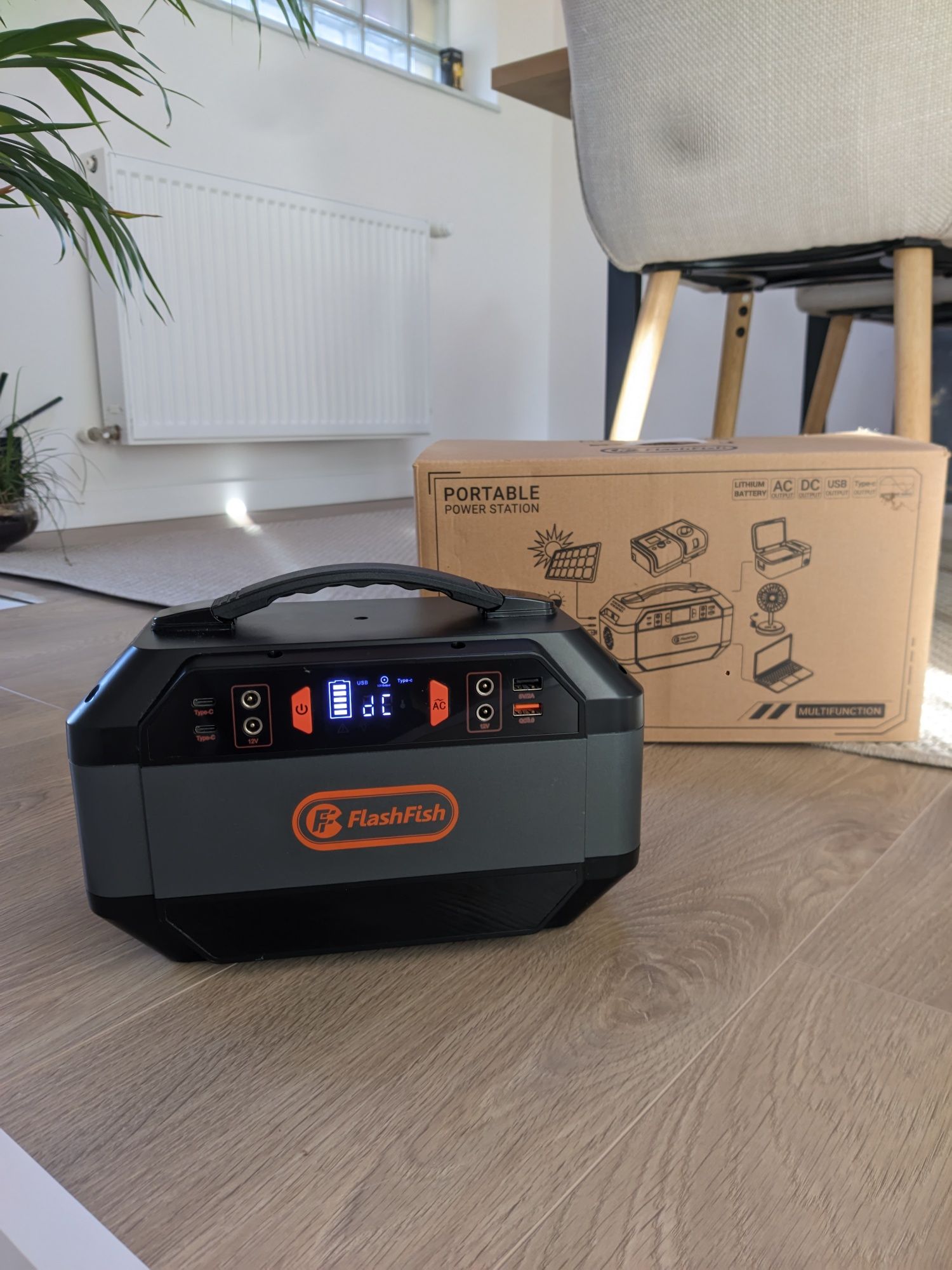 Generator portabil FlashFish P56, 288Wh, 600W vârf, ca nou!