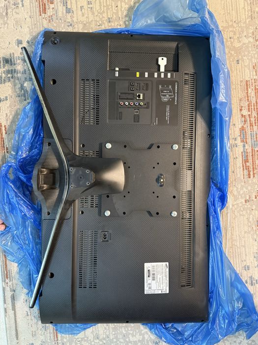 Продам смарт телевизор самсунг