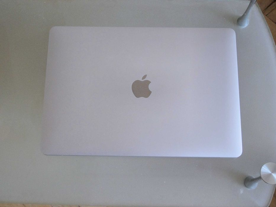 Apple MacBook Pro M1 (2022) 13.3" с екстри