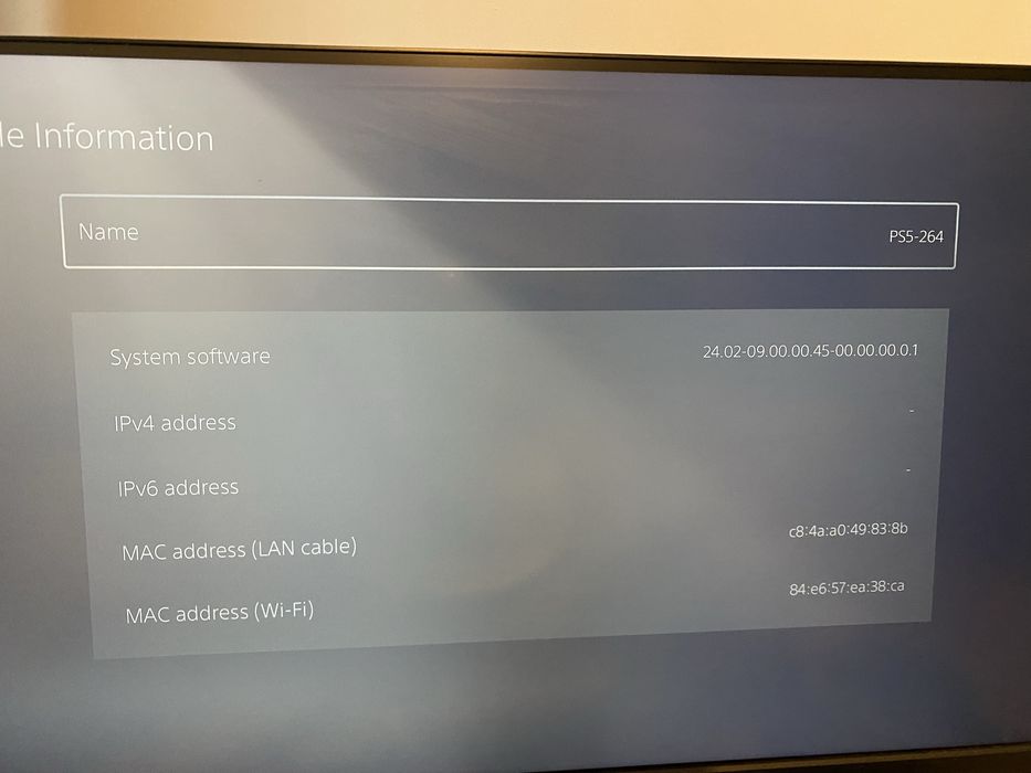 Consola PS5 varianta cu disc plus gamepad la cutie