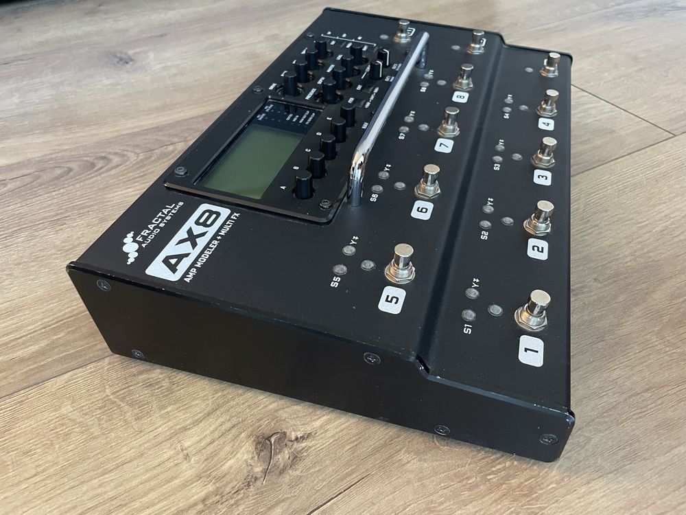 Fractal AX8  ||  Procesor pentru chitara electrica