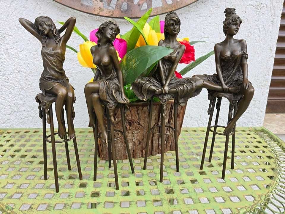 Colecție de 4 statuete din bronz