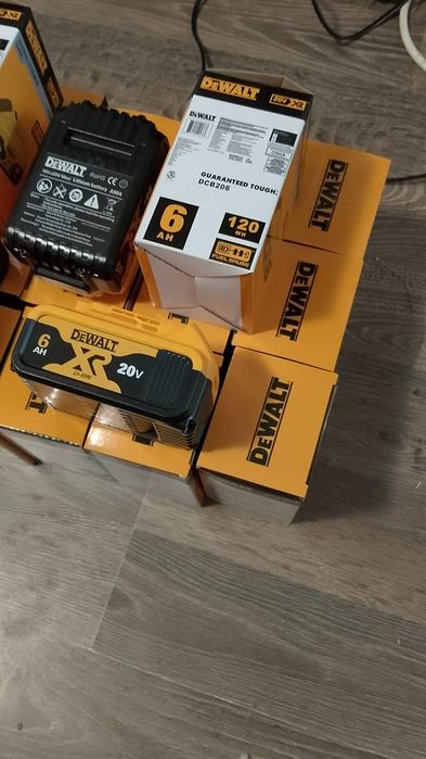 10 acumulatori dewalt 6A