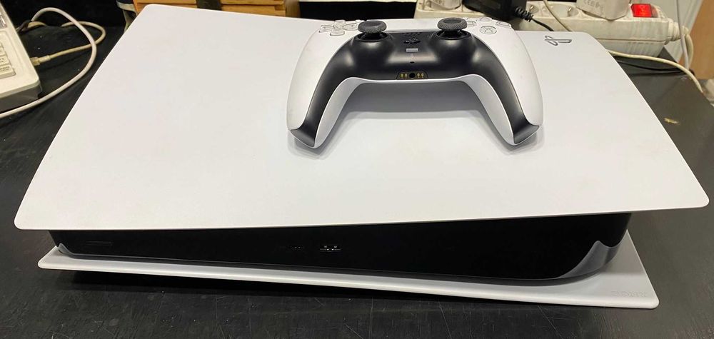 Hope Amanet P3 Playstation 5 Digital / 825 gb