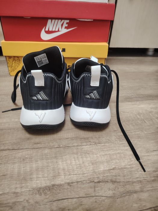 Adidași Adidas, în stare foarte bună