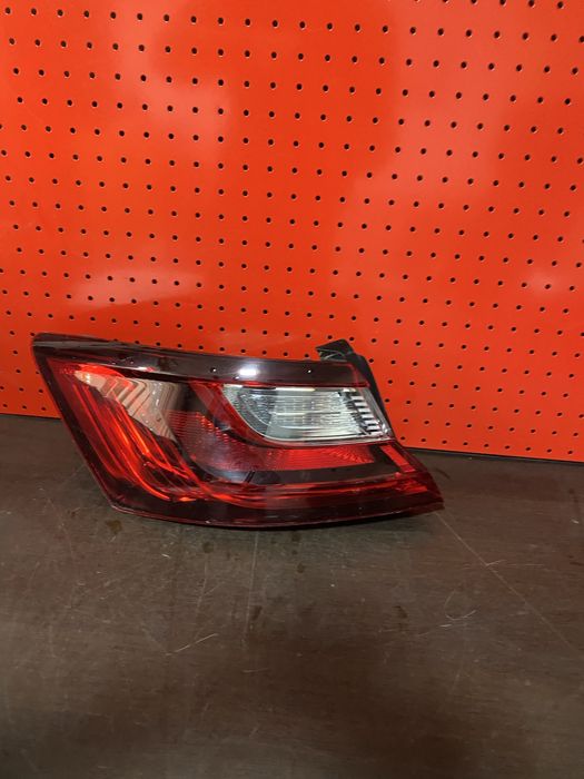 Stop stanga Renault Megane 4 sedan cu DEFECT