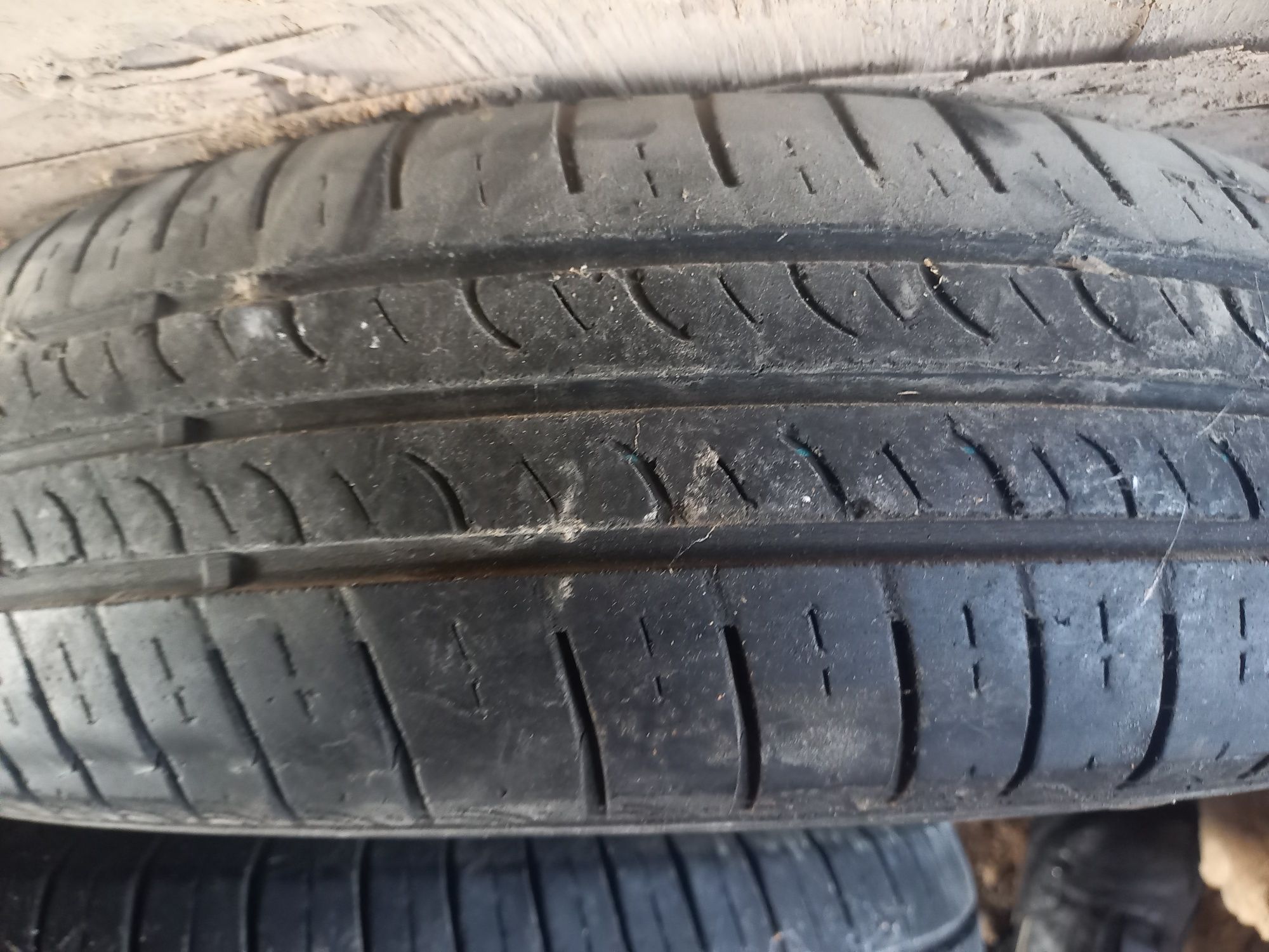 Продается шины 1 штука 1 дона155/70/14 Hankook сотилади яхши холатда