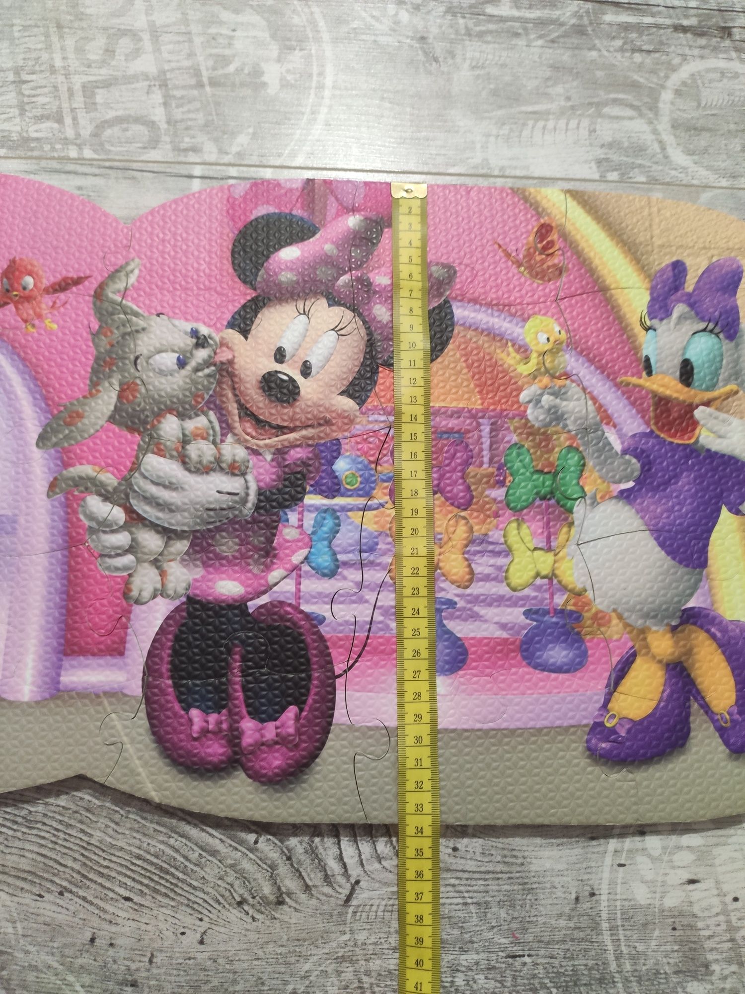 Puzzle mare Minnie Mouse si Doctorita Plusica