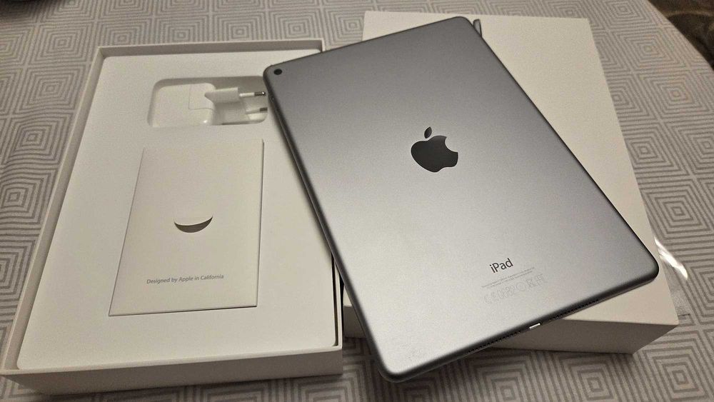 iPad Air 2 WiFi 128GB пълен комплект