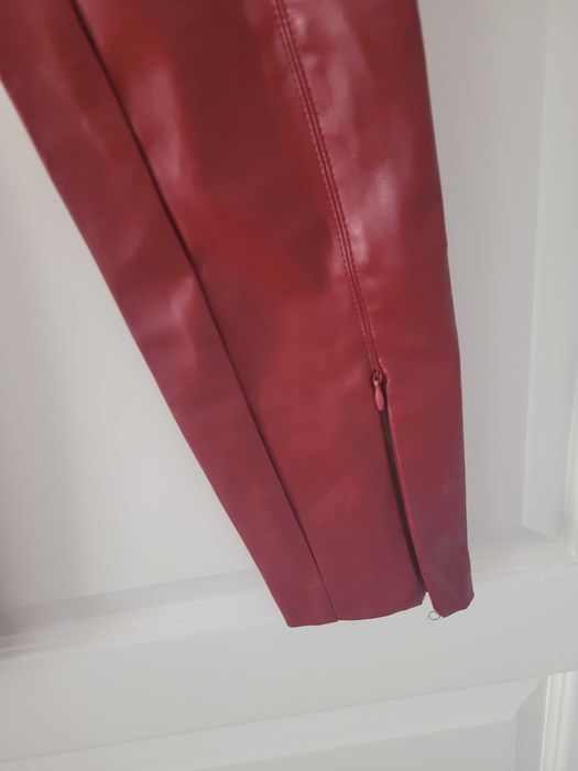 Pantaloni piele imitatie