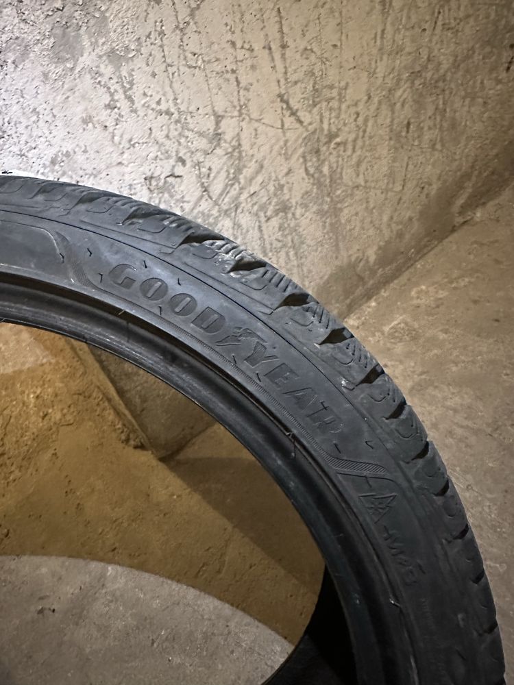 Гуми 225/40/18 92W Goodyear 22 дот
