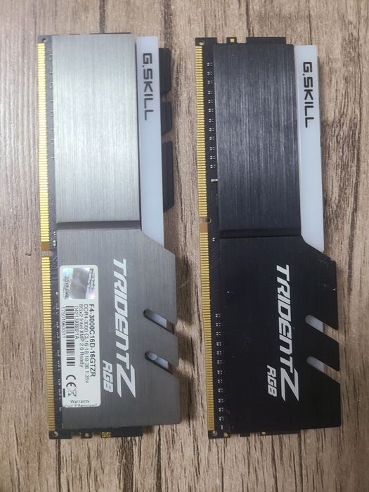 Озу оперативка DDR4 8GB 2 ШТ ржб подсветкой