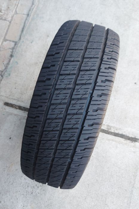 O bucată 225/70 R15C M+S iarnă - una Semperit Sailun Kumho