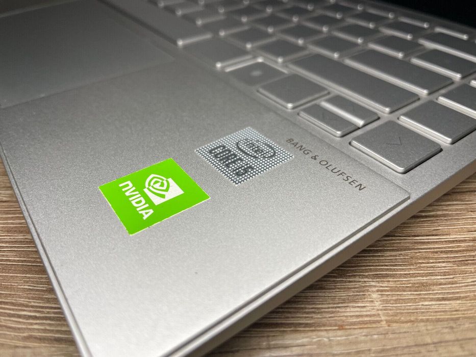HP ENVY 13, Intel Core i5-10210U, 1.6GHz, 256GB SSD 8GB RAM 2Gb MX 350