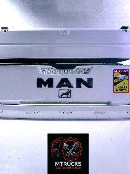 Capotă MAN TGX Fibra sticla cu locașuri pentru luminile de poziție