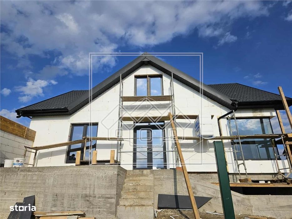 Casa individuala 350 mp teren - pivnita, terasa, vedere panoramica