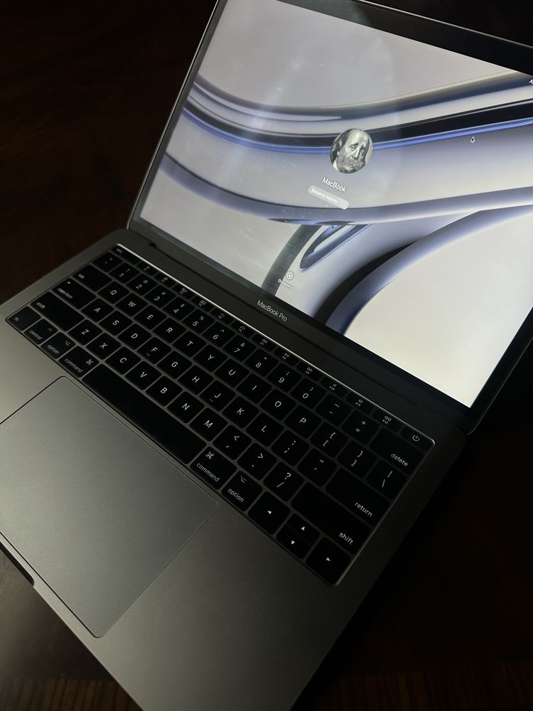 Macbook Pro 13inch 2017 8/128