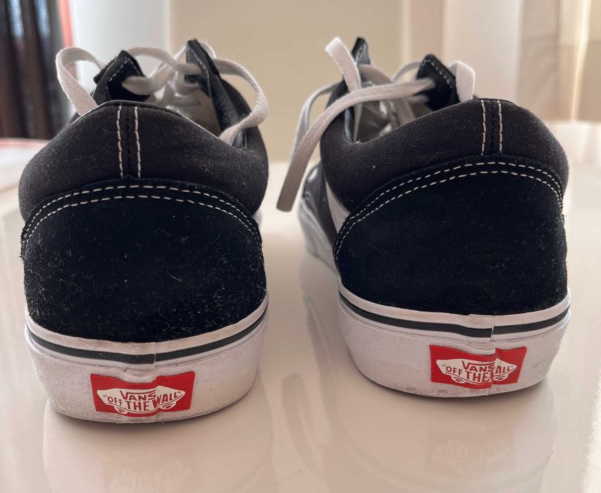 Vând Vans Old Skool Black/White stare foarte bună, mărimea 46