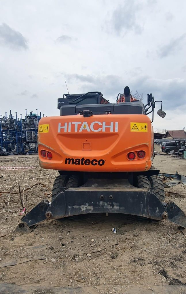 Închiriem excavator