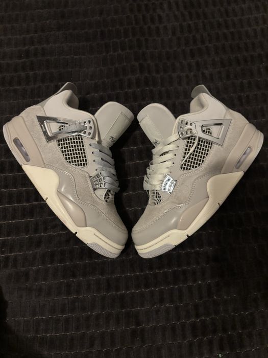 Adidasi jordan 4 frozen moment