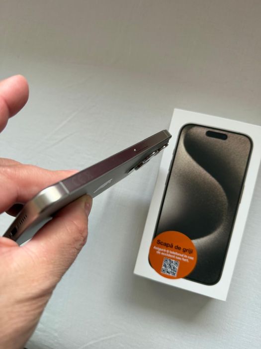 Vand iPhone 15 Pro Natural  Titanium