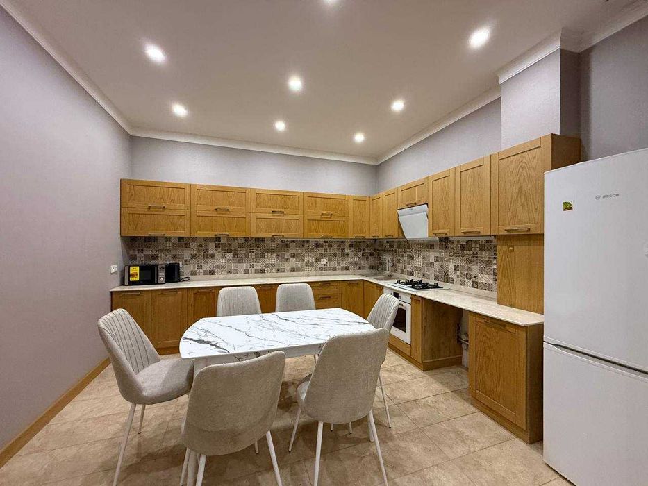 Габус
ул. Садык Азимова
3/6/7
Площадь: 150 м²