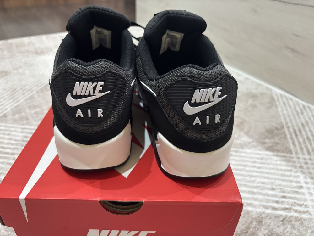 NIKE Air Max 90 345 размер 44 черни/бели