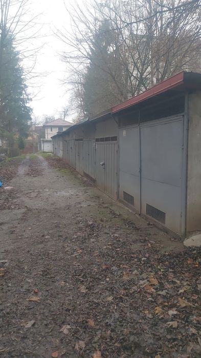 Dau în chirie garaj zona Cornișa srt Argeșului