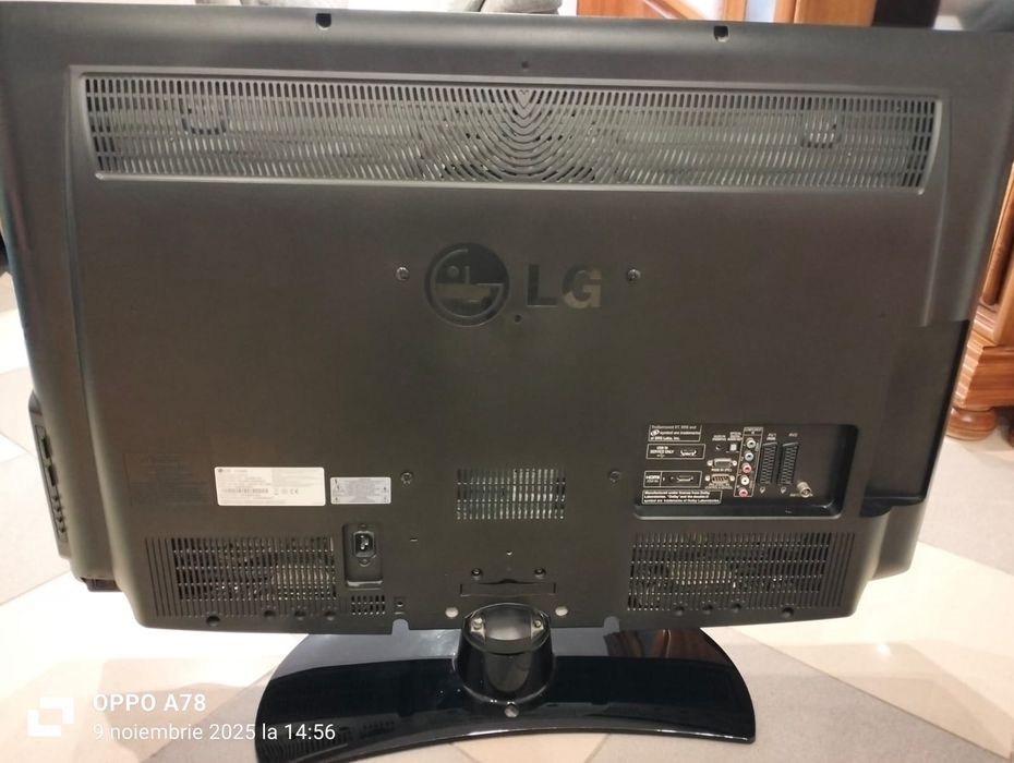 Vând televizor LG