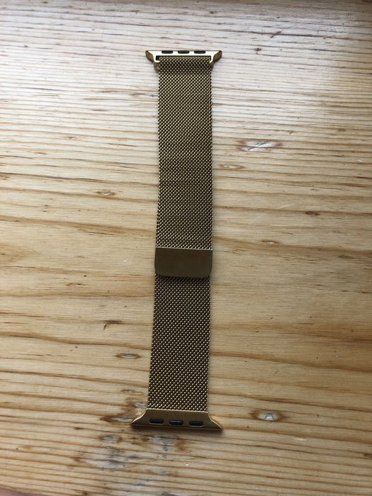 Каишка за Apple Watch от Apple - 44mm Gold Milanese Loop