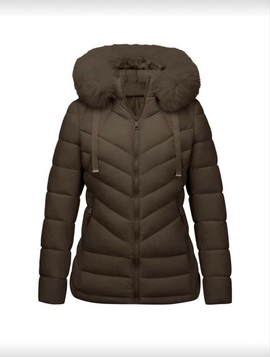 Дамско зимно яке закупено от Shein