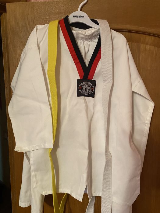 Продам кимано для занятий Дзю До и тхенквандо