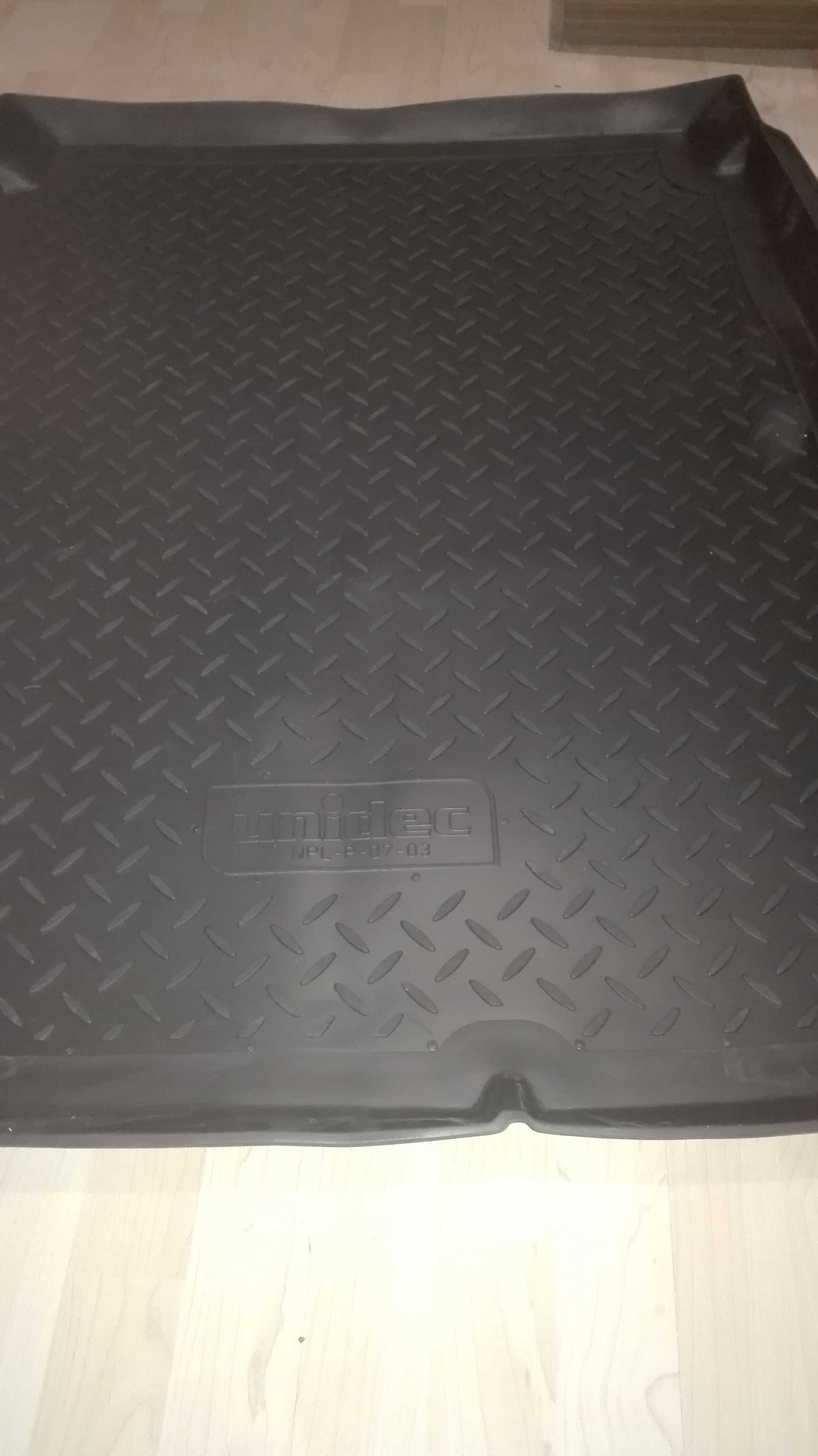 Полик багажника Bmw E60 Unidec