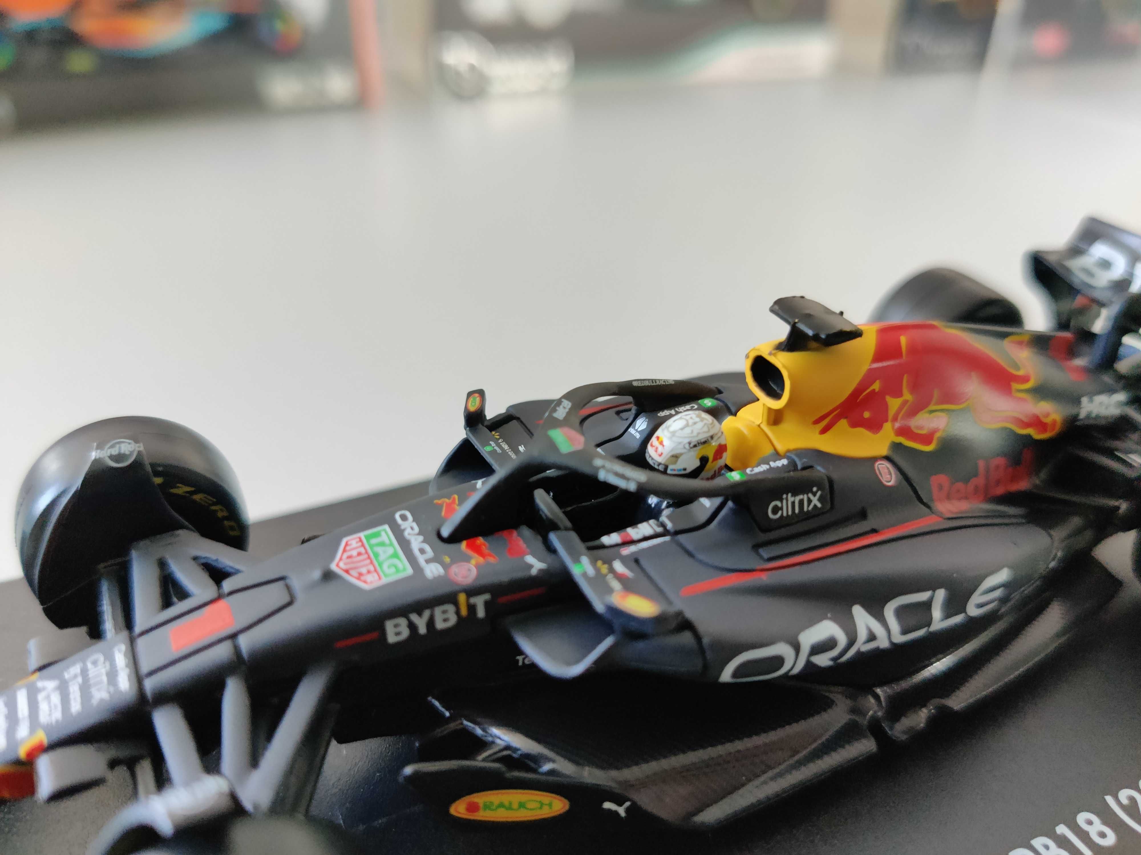 Macheta Red Bull RB18 Max Verstappen Formula 1 2022 - Bburago 1/43 F1