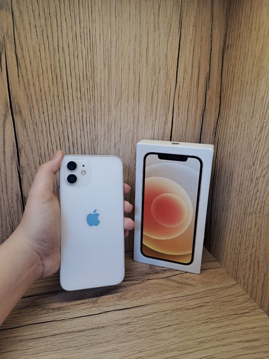 ПРОДАМ Iphone 12(64гб)