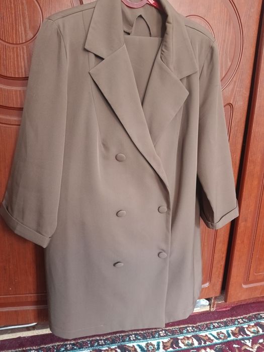 Костюм коричневый и черный 54размера