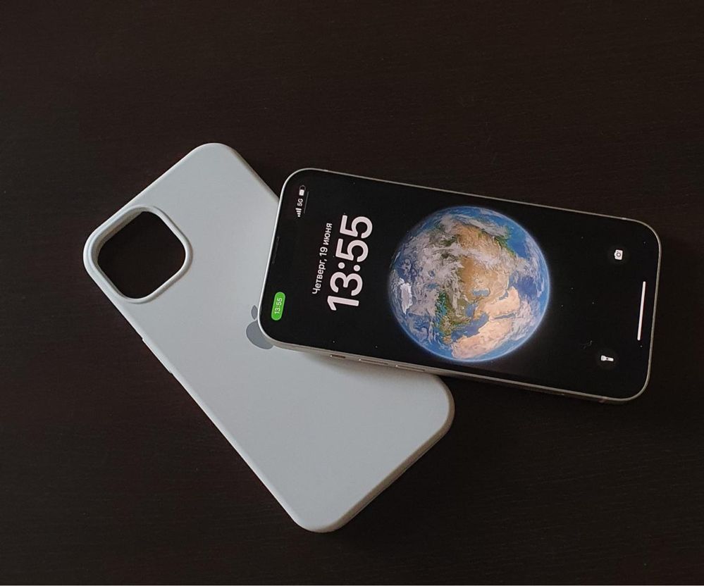 iPhone 13 в идеальном состоянии